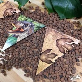 Guirlande fanions dinosaure , décoration fetes pas cher et livraison 24h rapide chez Badaboum