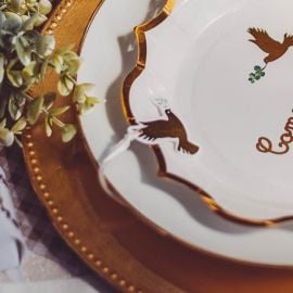10 Etiquettes Colombe Dorées avec ruban