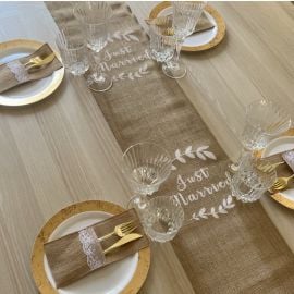 Chemin de table en jute Just Married