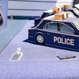 Confettis de table theme Police 