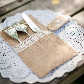 Porte couvert en jute et dentelle 