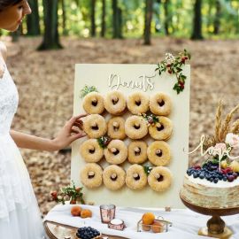 Présentoir Donuts en bois naturel 