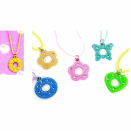 collier pendentif strass