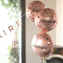 Ballon élégant anniversaire 20 ans en latex de 30cm rose gold.