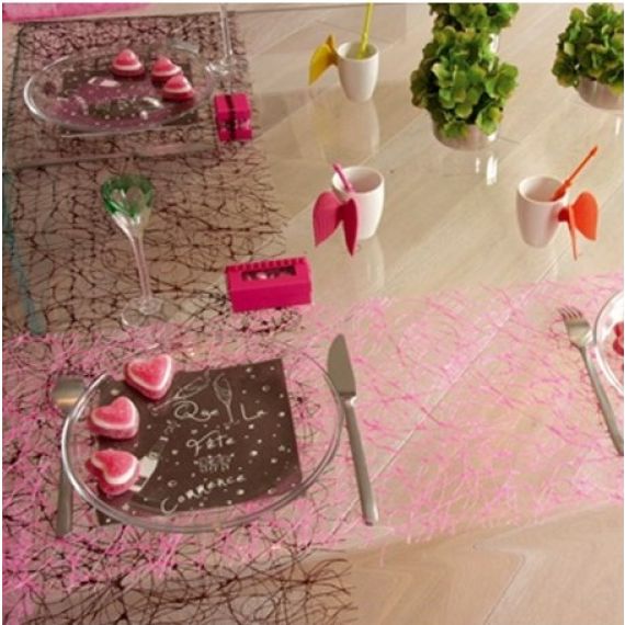 Chemin de table pas cher intissé rose 30cm, deco table - Badaboum