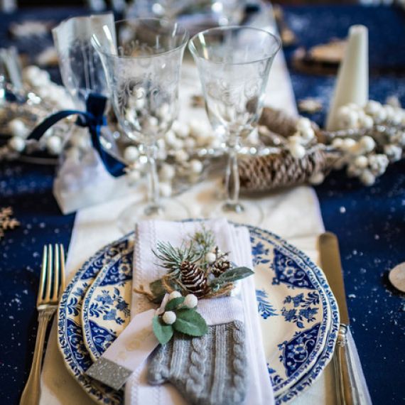 Chemin de table pailleté Bleu marine, decoration mariage - Badaboum