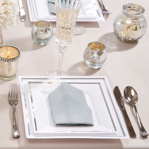 Petite Assiette plastique carrée liseré Argent, vaisselle jetable