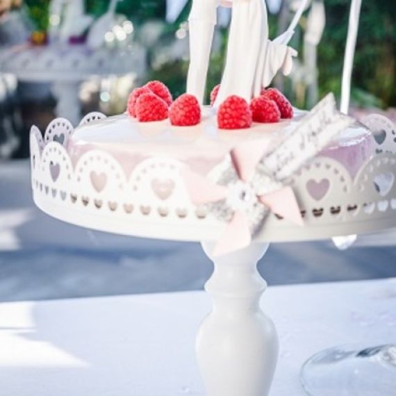 Présentoir à gateaux sur pied Métal blanc, accessoire mariage