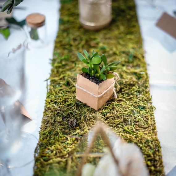 Ruban de table mousse sur jute, decoration mariage - Badaboum