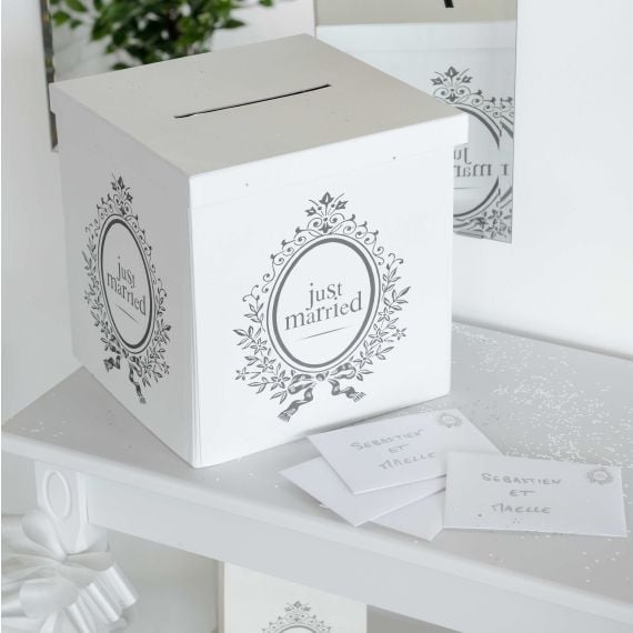 Guirlande fanions Just Married blanc et or - Mariage - Magie du