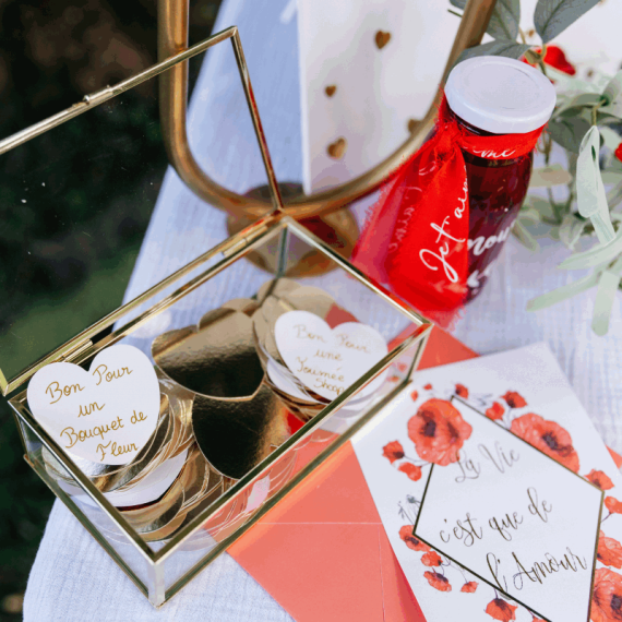 Boite Mariage livre d'or en verre et 150 coeurs - decoration