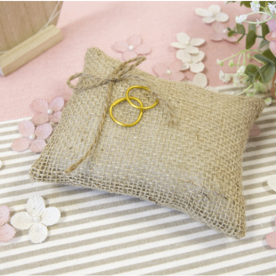 Coussin alliance jute avec lien, decoration mariage - Badaboum