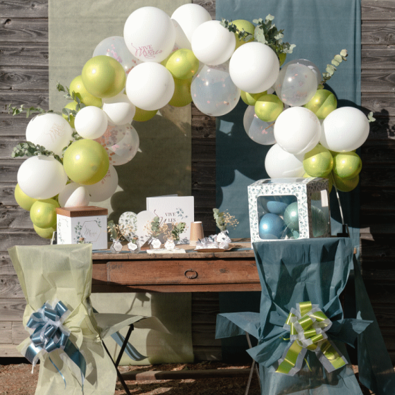 Arche de ballons Joyeux Anniversaire OR & Blanc - Decoration anniversaire  pas cher - Badaboum