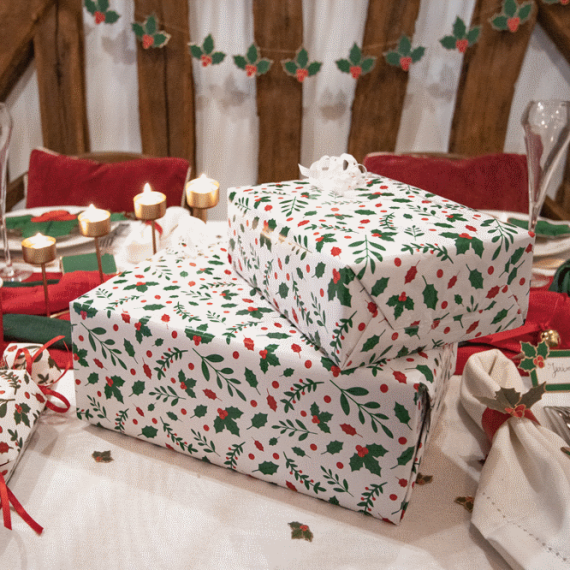 Papier cadeau Noel coeurs roses pour vos cadeaux de Noël