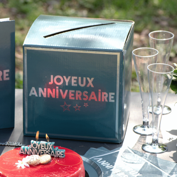 10 ANS. GÂTEAU.HAPPY BIRTHDAY. JOYEUX ANNIVERSAIRE Autocollant