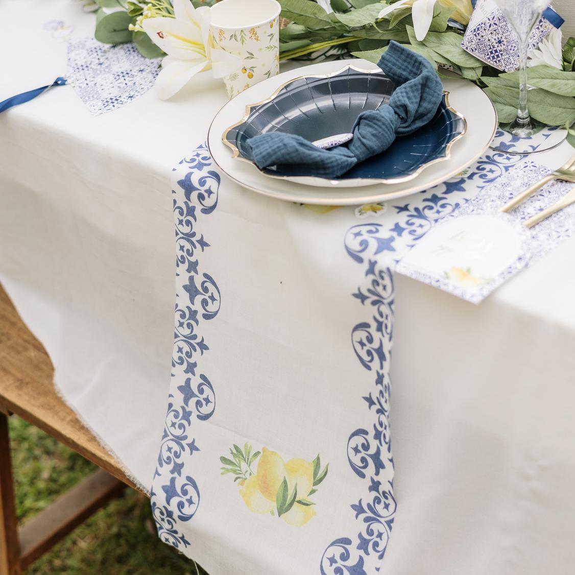 CHEMIN DE TABLE VOILE BRODÉ BLANC | Joyeuses Fées • Le partenaire de vos fêtes et cérémonies